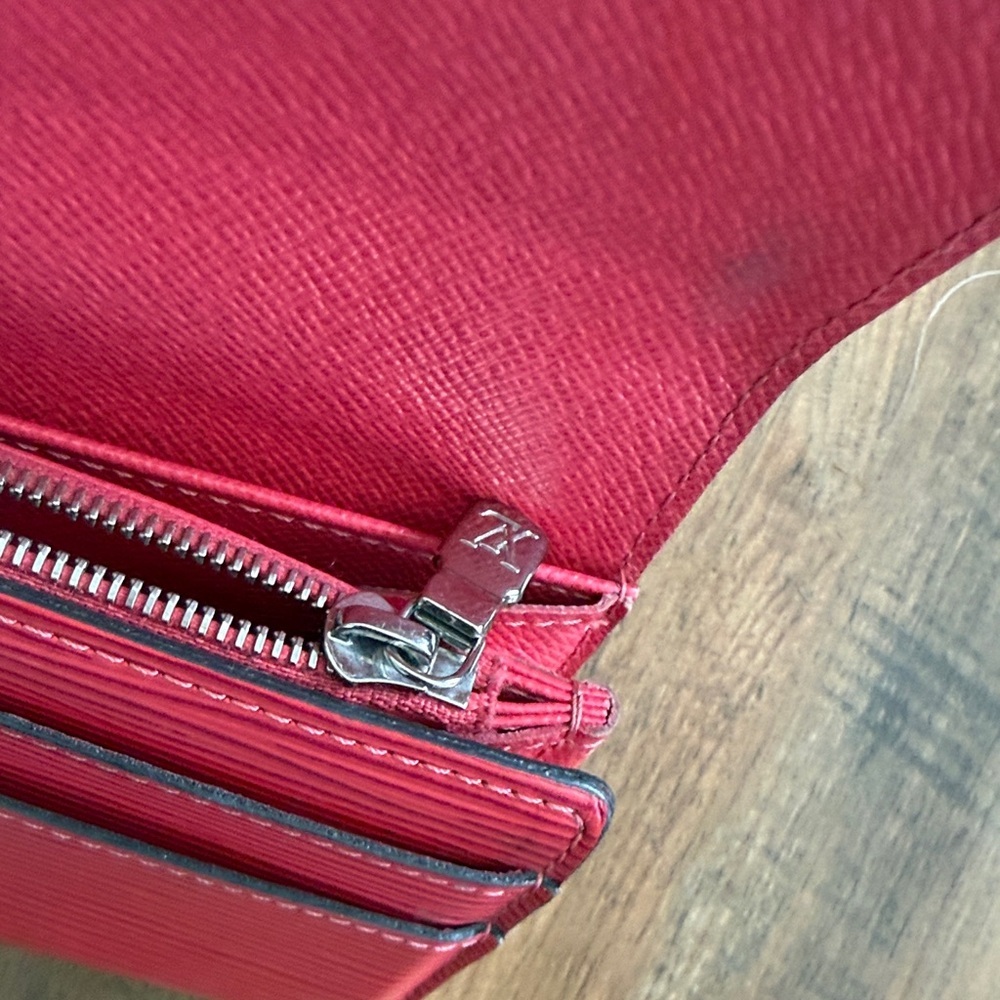 ** Louis Vuitton ** Wallet Epi Sarah Wallet Castillan Red Valentine’s Day COA - Picture 10 of 15